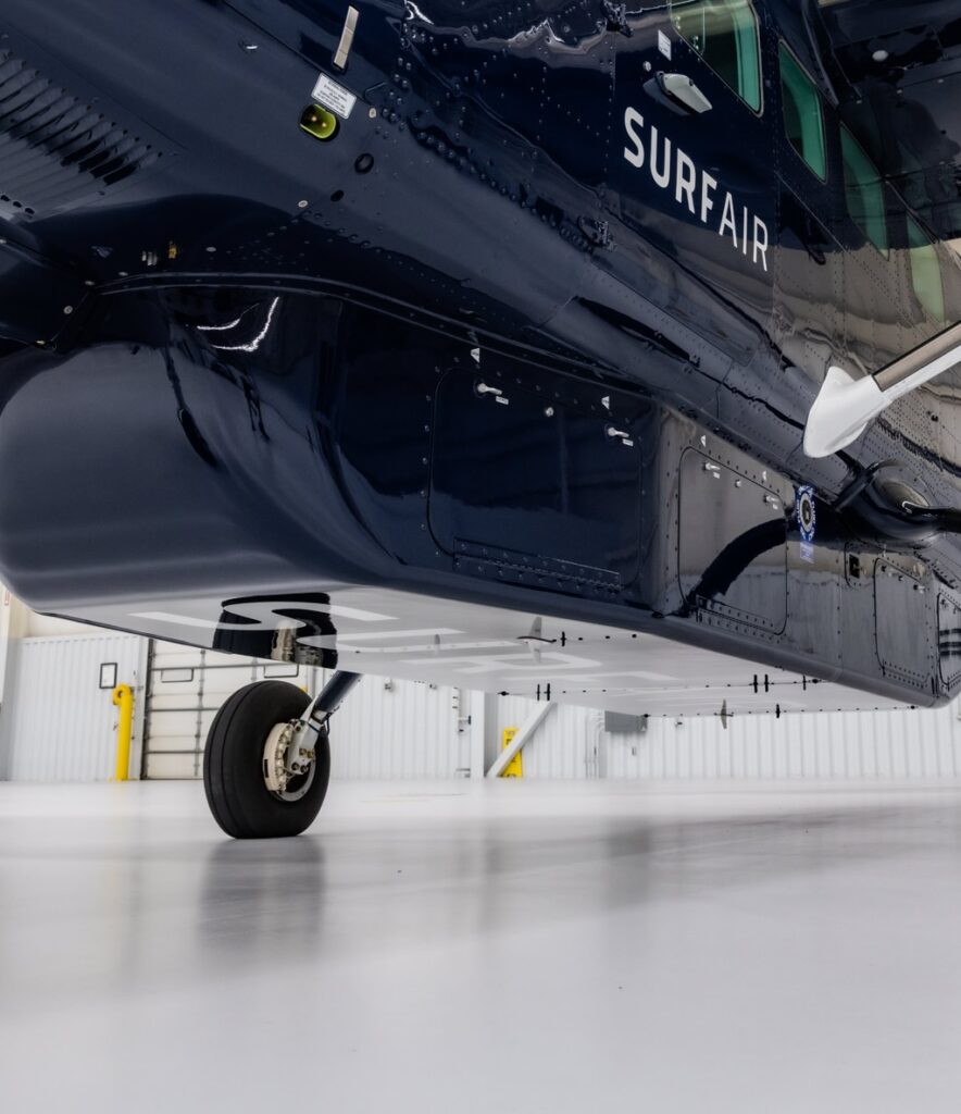 The wing and landing gear of a Cessna Grand Caravan
